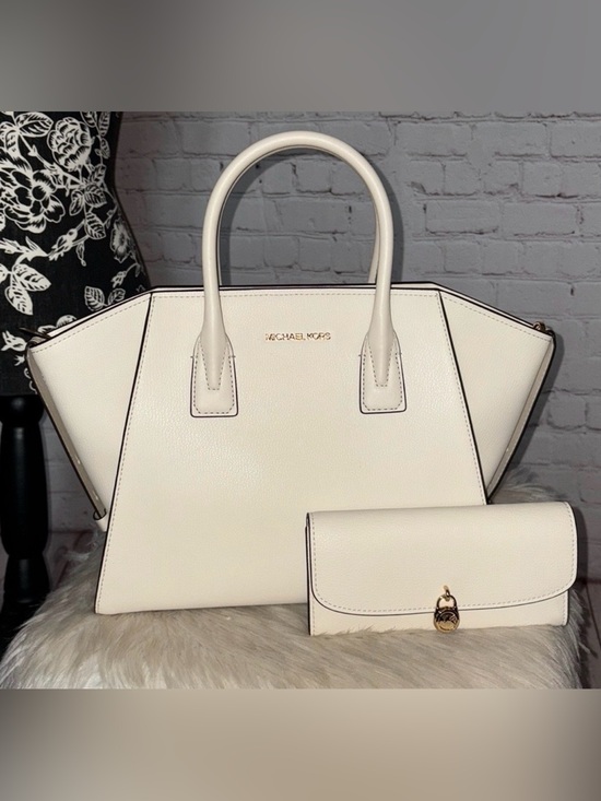 Michael Kors Handbags - Michael Kors AVRIL Lge TZ Satchel/HAMILTON Lge Continental Wallet 2pc Set